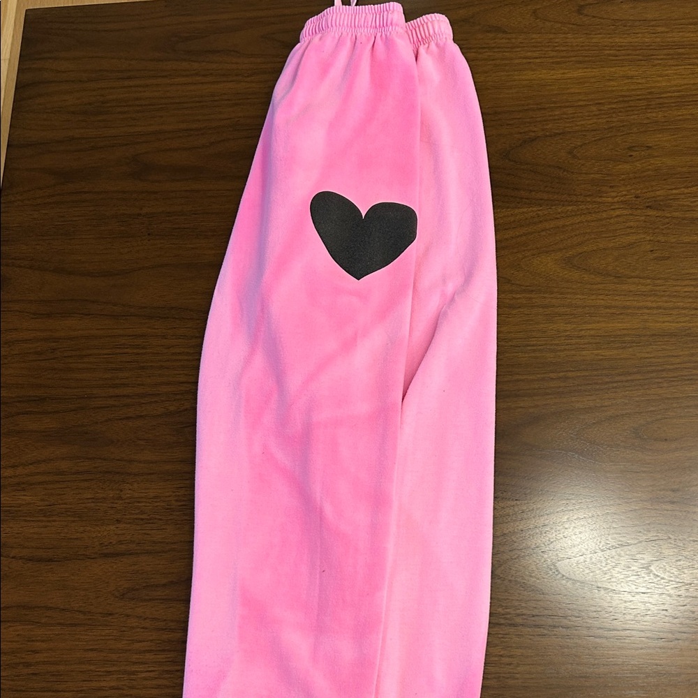 T2love Pink Sweatpants with Black Heart